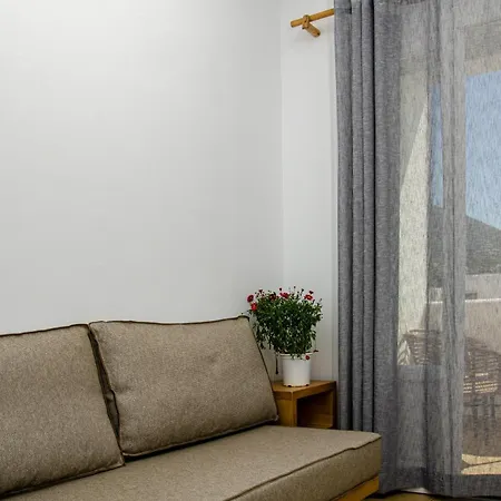 Livadia B Aparthotel